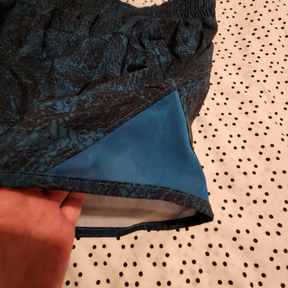 NWT..women's shorts - Picture 4 of 8